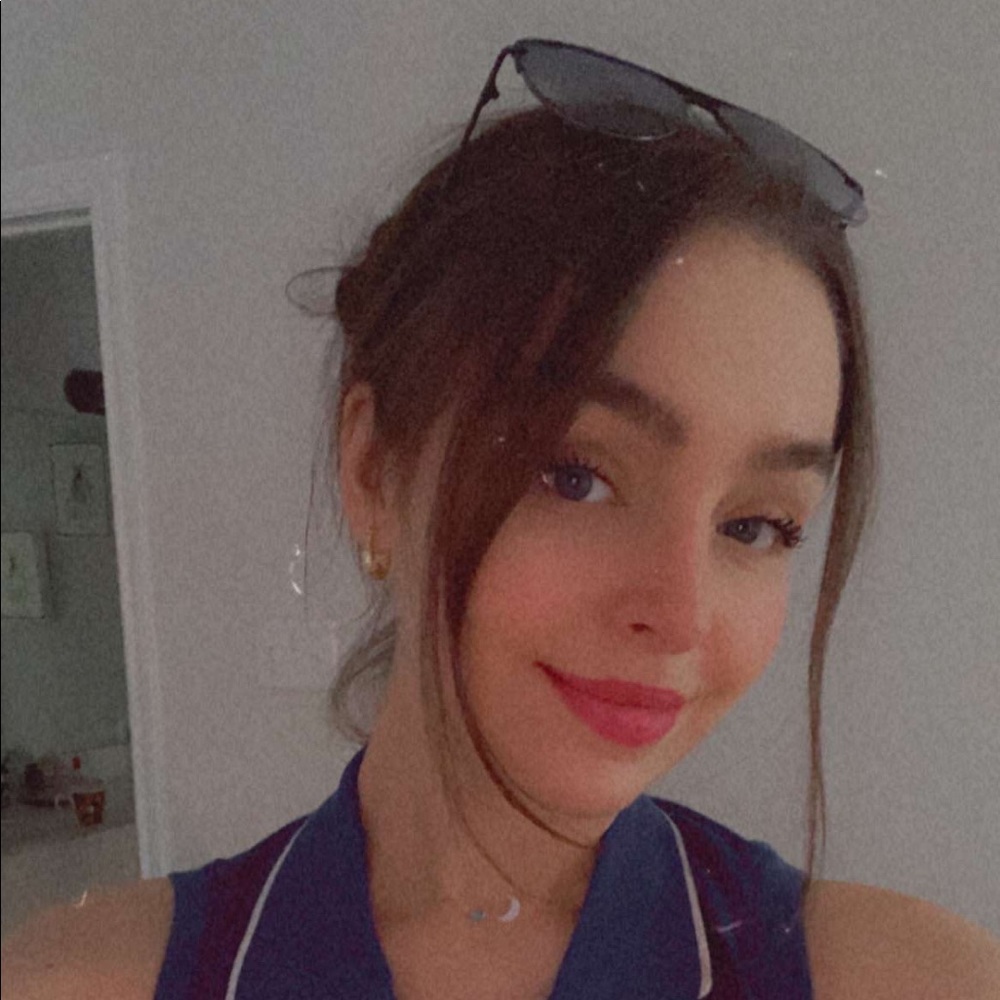 Meet your Posher, Mia